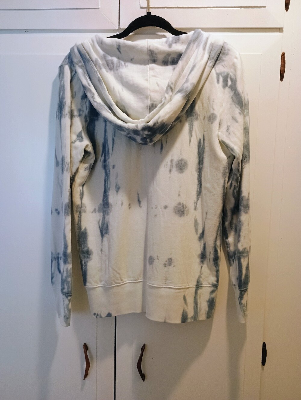 GAP White and Blue/ Gray Tie-Dye Zip Hoodie - Picture 2 of 4